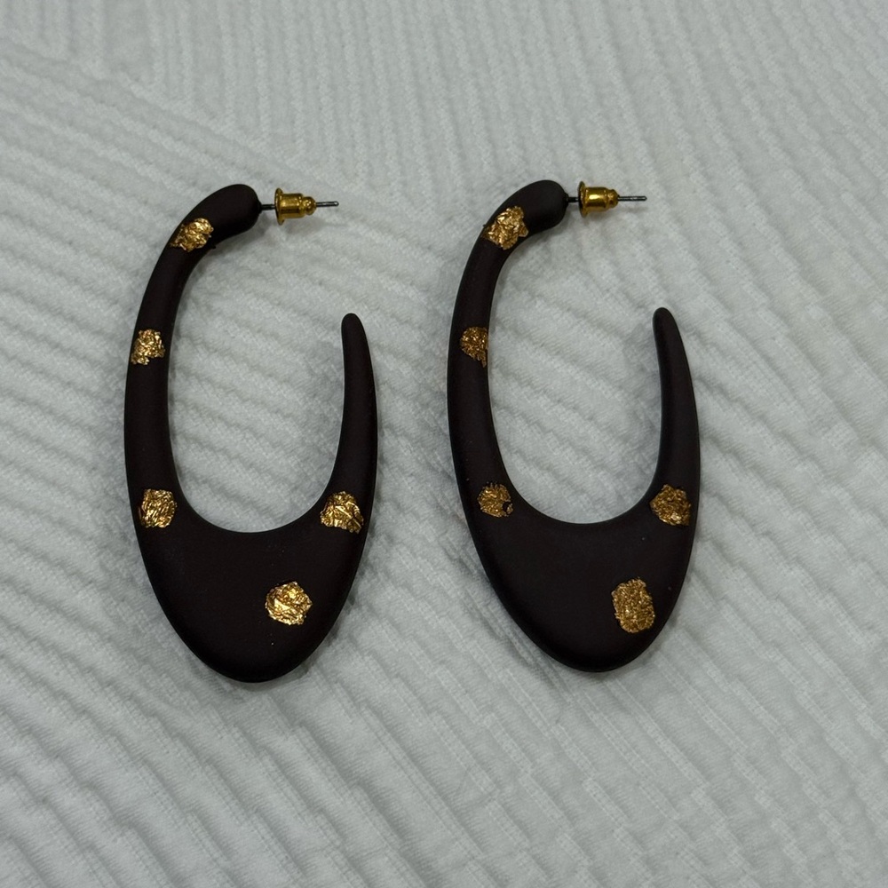 Elegant Dark Gray and Gold Earrings
